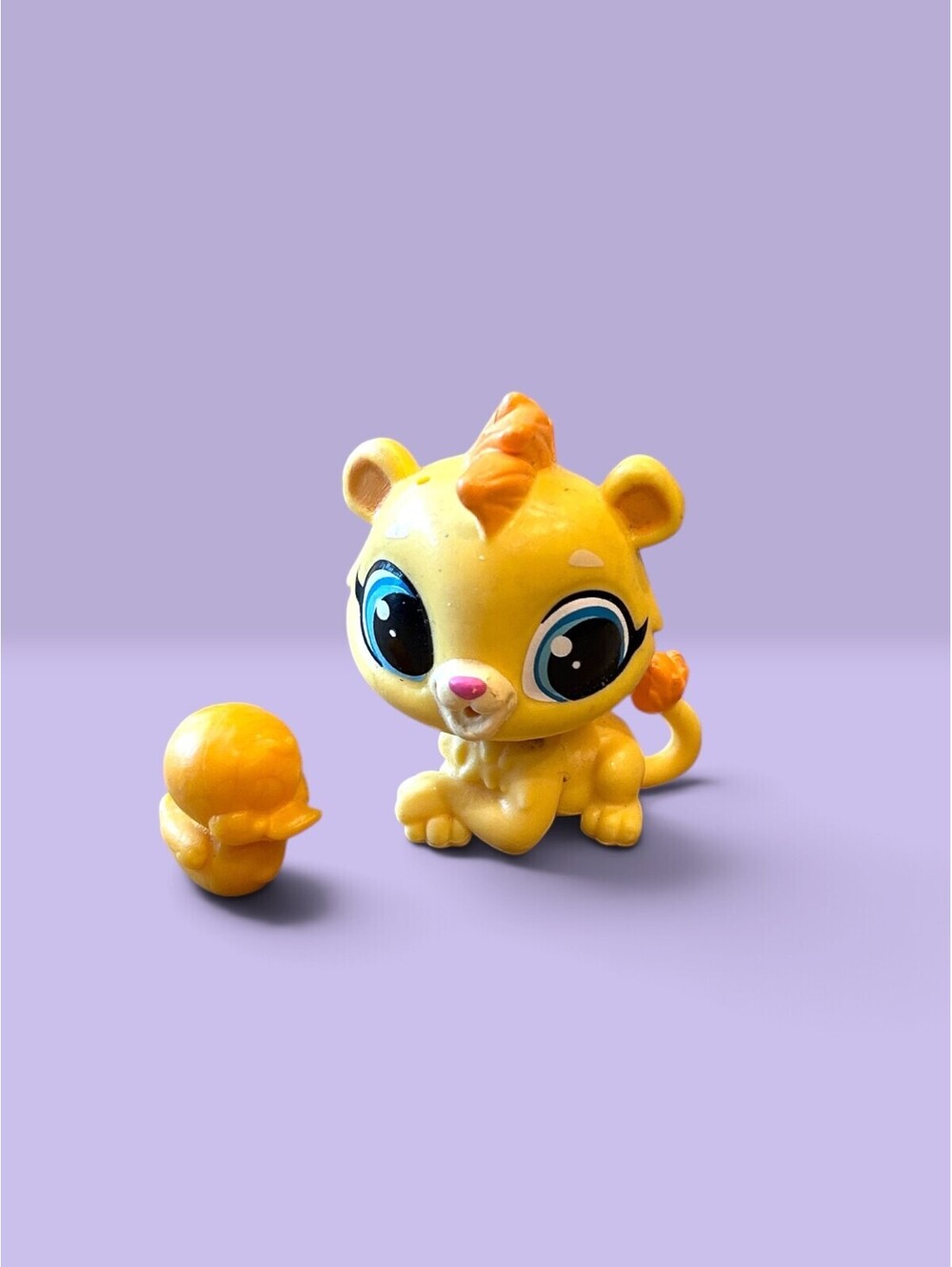 Littlest Pet Shop LPS Leona Filbert Pawsabilities Lion Cub #3897 with Accessory